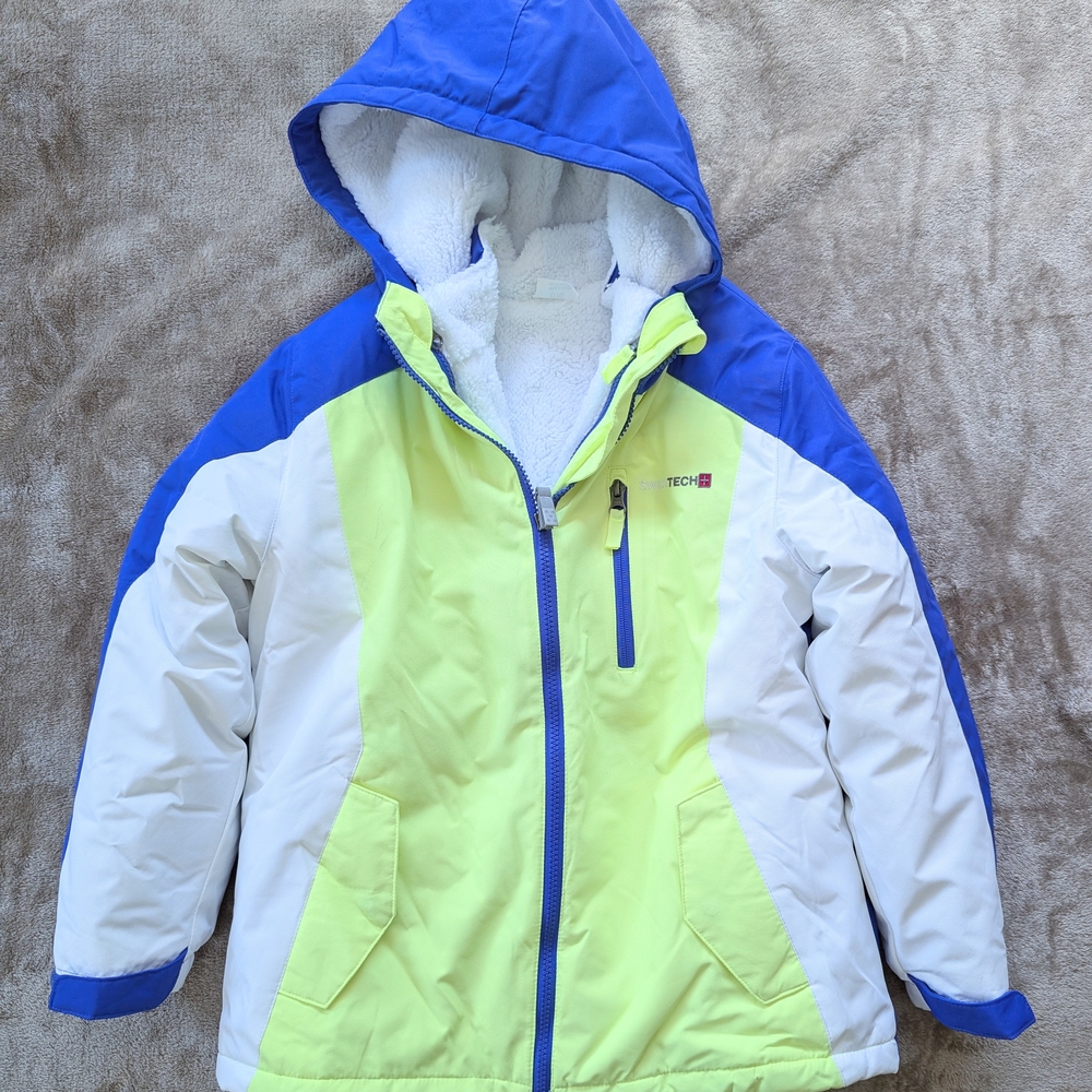 Swiss Tech Blue and White Puffer Jacket High Collar Weather-Resistant